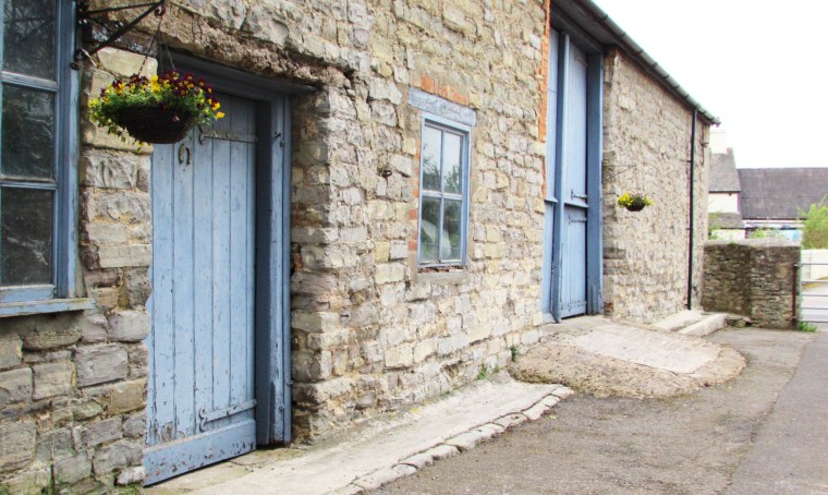 Pretty Farmhouse